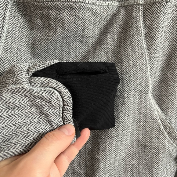 Lululemon gray and black herringbone half zip 4 - Picture 4 of 12